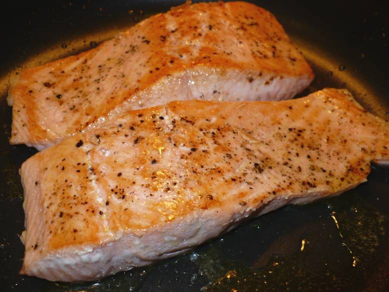 How Do You Cook.com: Seared Salmon with Balsamic Glaze