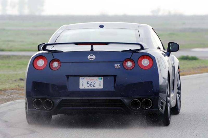 Nissan gt r 2012