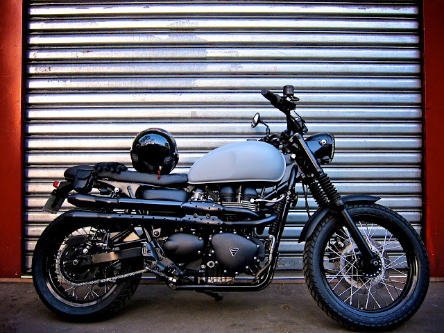 vintage triumph scrambler