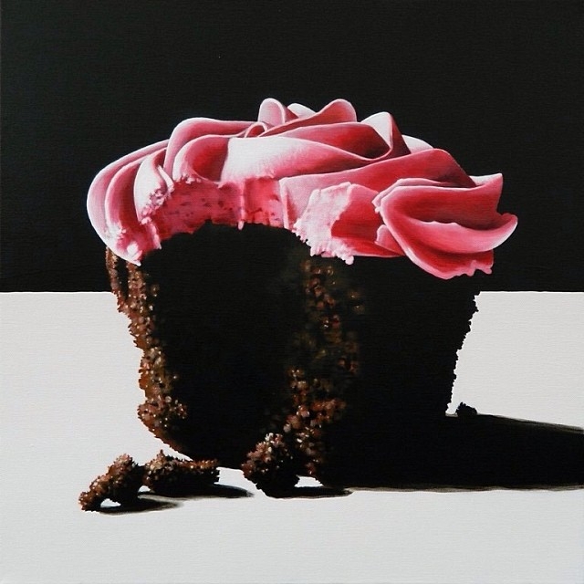 04-Chocolate-Cupcake-Peter-Slade-Hyper-Realistic-Paintings-Acrylic-on-Canvas-www-designstack-co