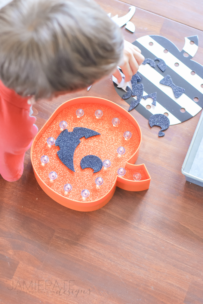 Marquee Love for Kids | Crafting with kids for Fall or Halloween is so fun and easy with these Heidi Swapp Marquee Love Kits.  @jamiepate 
