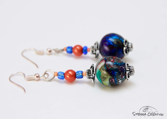 Boucles-oreilles-pate-polymere-transparent-rouge-bleu-vert-feuille-argent-Stenna-Creation