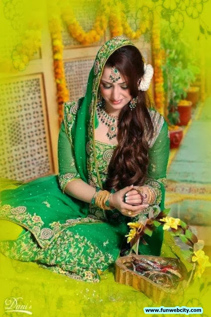New Pakistani Indian Mehndi Dresses 2012 2013