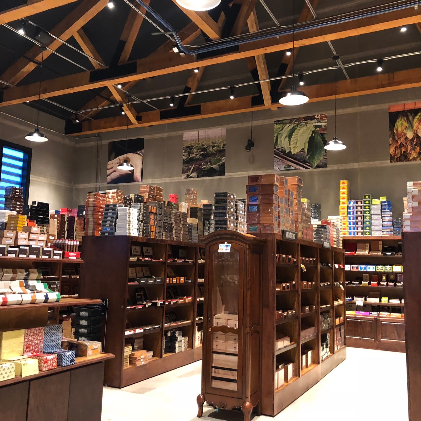 Tiny Tim's Cigar World! Cigars International Opens Super Store in
