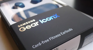Samsung Gear IconX (Blue) box