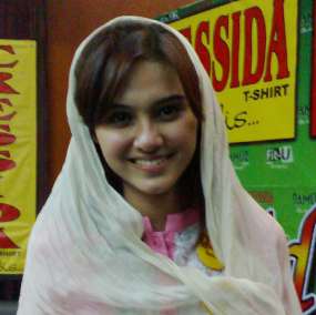 Foto Zee Zee Shahab Terbaru