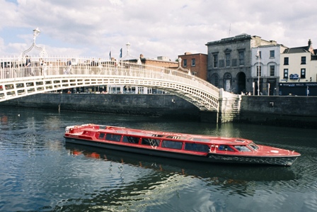 https://3.bp.blogspot.com/-pSq-8quK4_c/Tt1tJTrwekI/AAAAAAAAyw0/FTBwvjvXKFg/s1600/Cruise.the.Liffey.in.Dublin.jpg