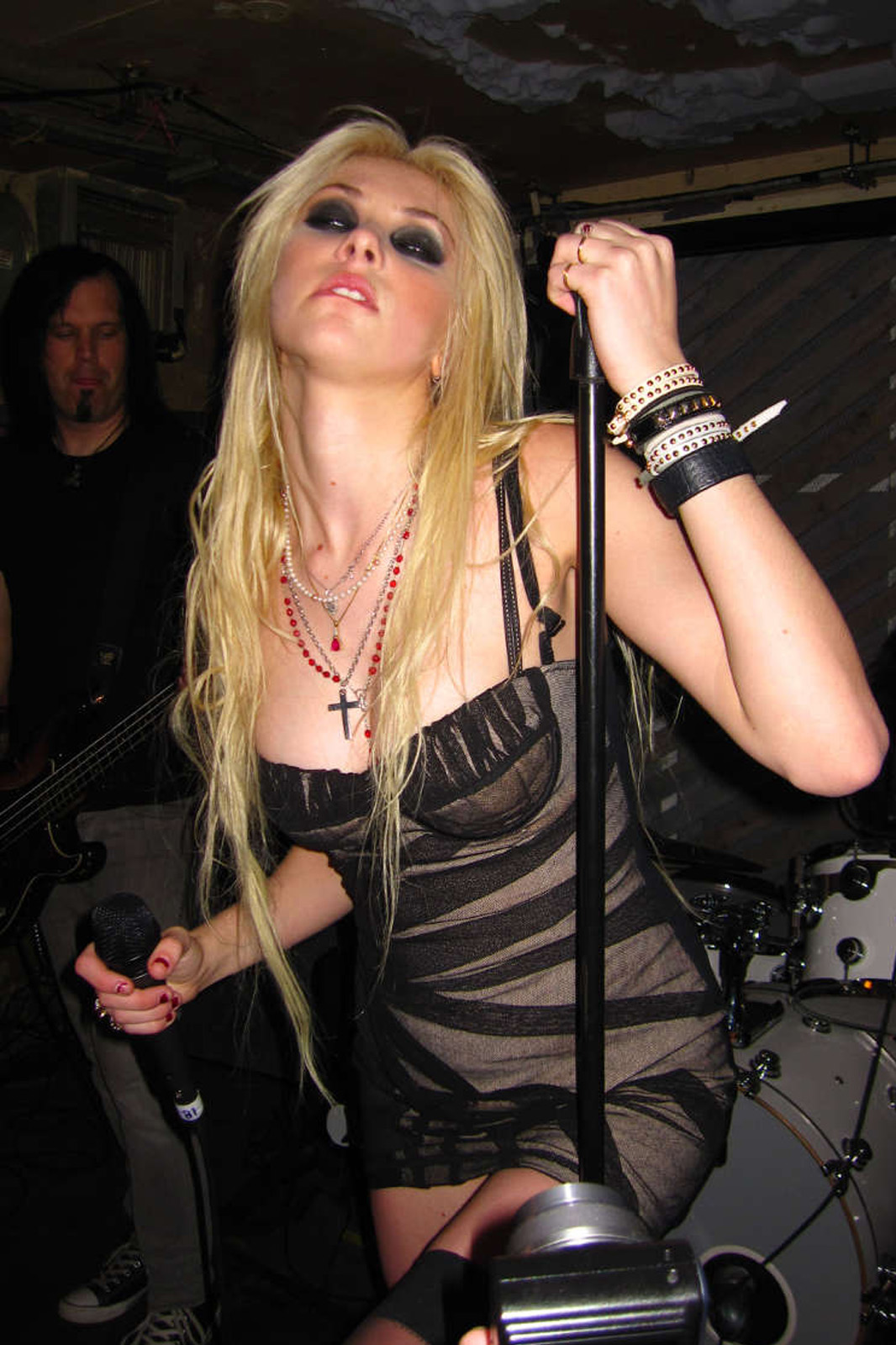 Taylor Momsen Hot Pictures | Taylor Momsen Wallpapers