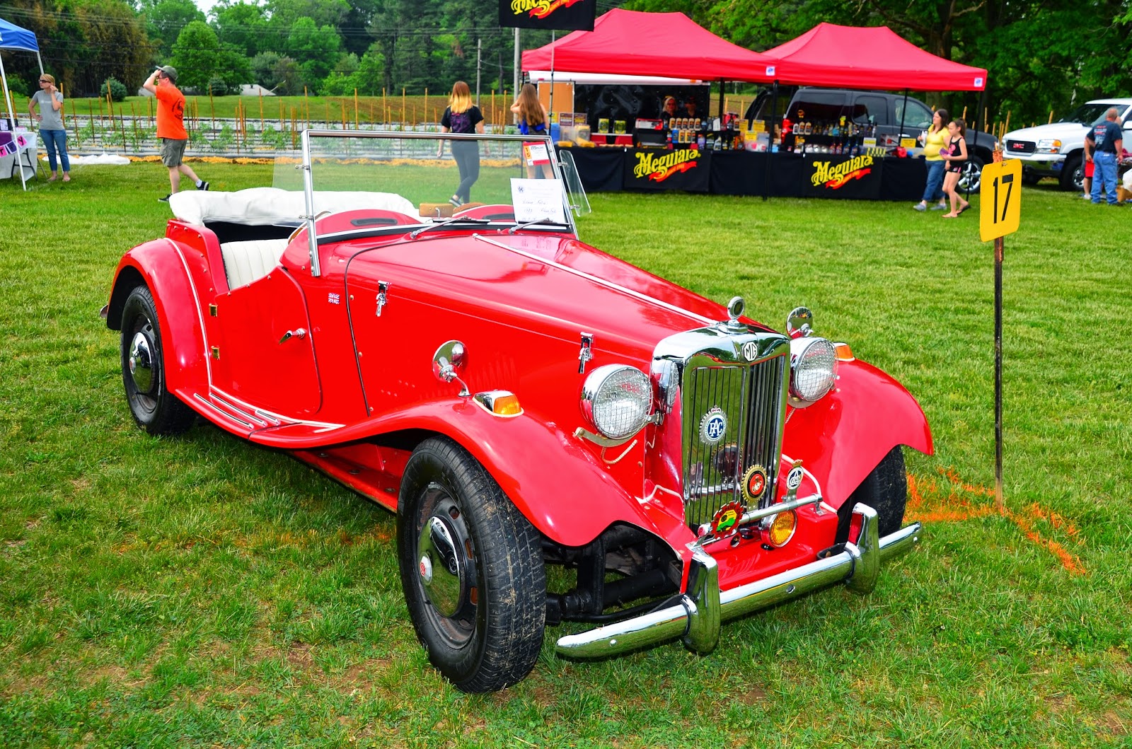 The Bullet and the Midget HCCP Spring Show at Linvilla Orchards