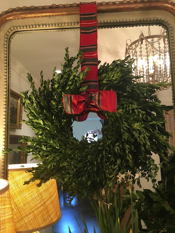 design Simple Christmas Decor