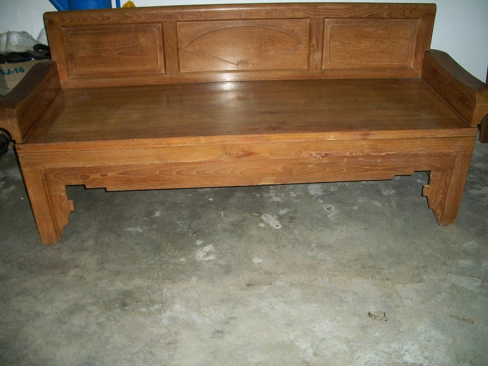 collectible items Sofa  kayu  jati  lama katil siang 