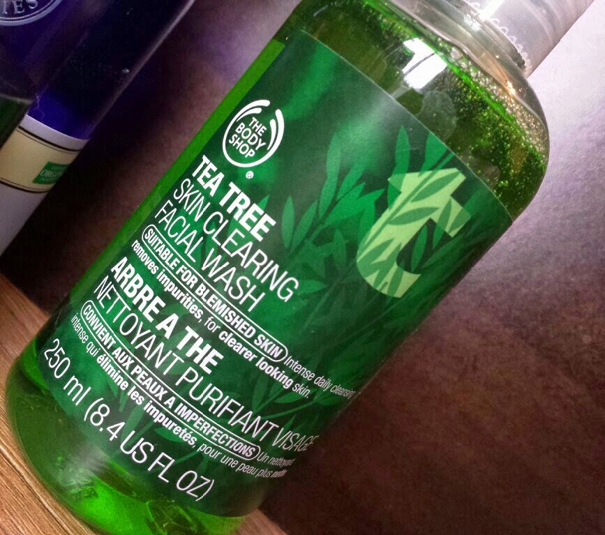 The Body Shop - Tea Tree Skin Clearing Facial Wash