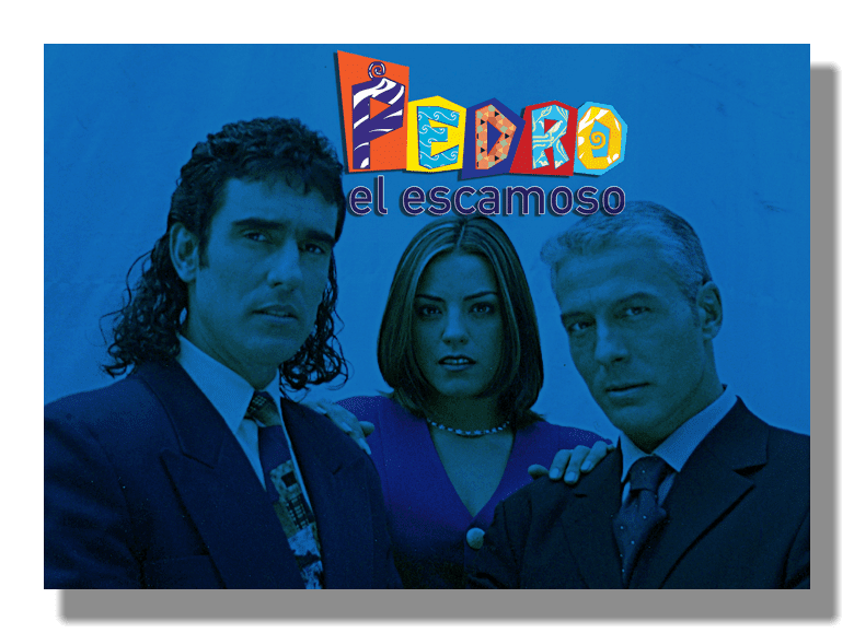 Pedro Coral Tavera, Paula Dávila y Cesar Luis Freydell posando con el logotipo de Pedro El escamoso