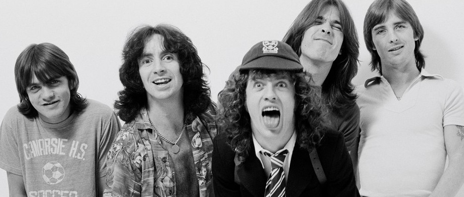 Heavy Metal Fire: AC/DC: MUERE GEORGE YOUNG.