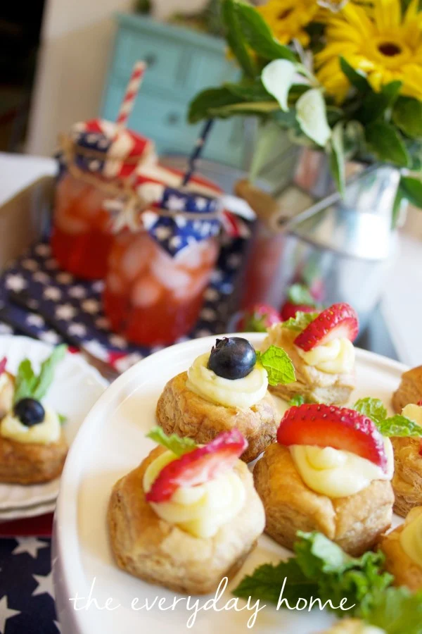 Delicious and simply July 4th dessert ideas! More information at diy beautify!