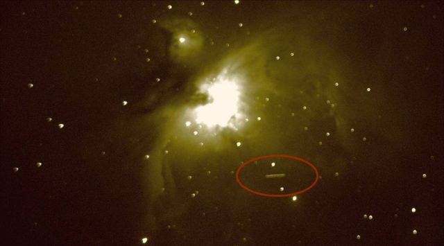 UFO News ~ Sky-Watcher Caught Giant Cylinder UFO Near Orion Nebula  plus MORE Interstellar%2Bcylinder%2BUFO%2B%2B%25282%2529