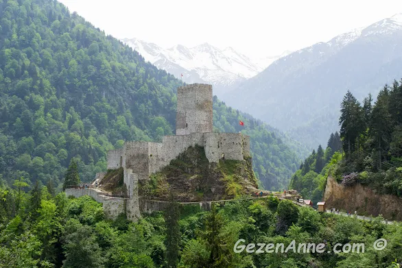yeşil dağlar arasında çok iyi korunmuş bir kale: Zilkale, Rize