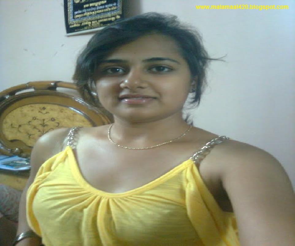 Mallu Bhabhi Hot In Yellow Blouse Semi Nude Boobs H
