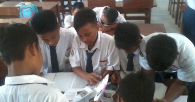 Contoh Teks Fantasi Singkat yang Sesuai Struktur Teks