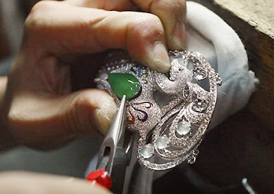 @InstaMag - The Odisha government has accorded an in-principle approval to Gitanjali Gems Ltd. for setting up a gems and jewellery industrial park at Ramdaspur. odisha-govt-approves-gitanjali-gems-industrial-park