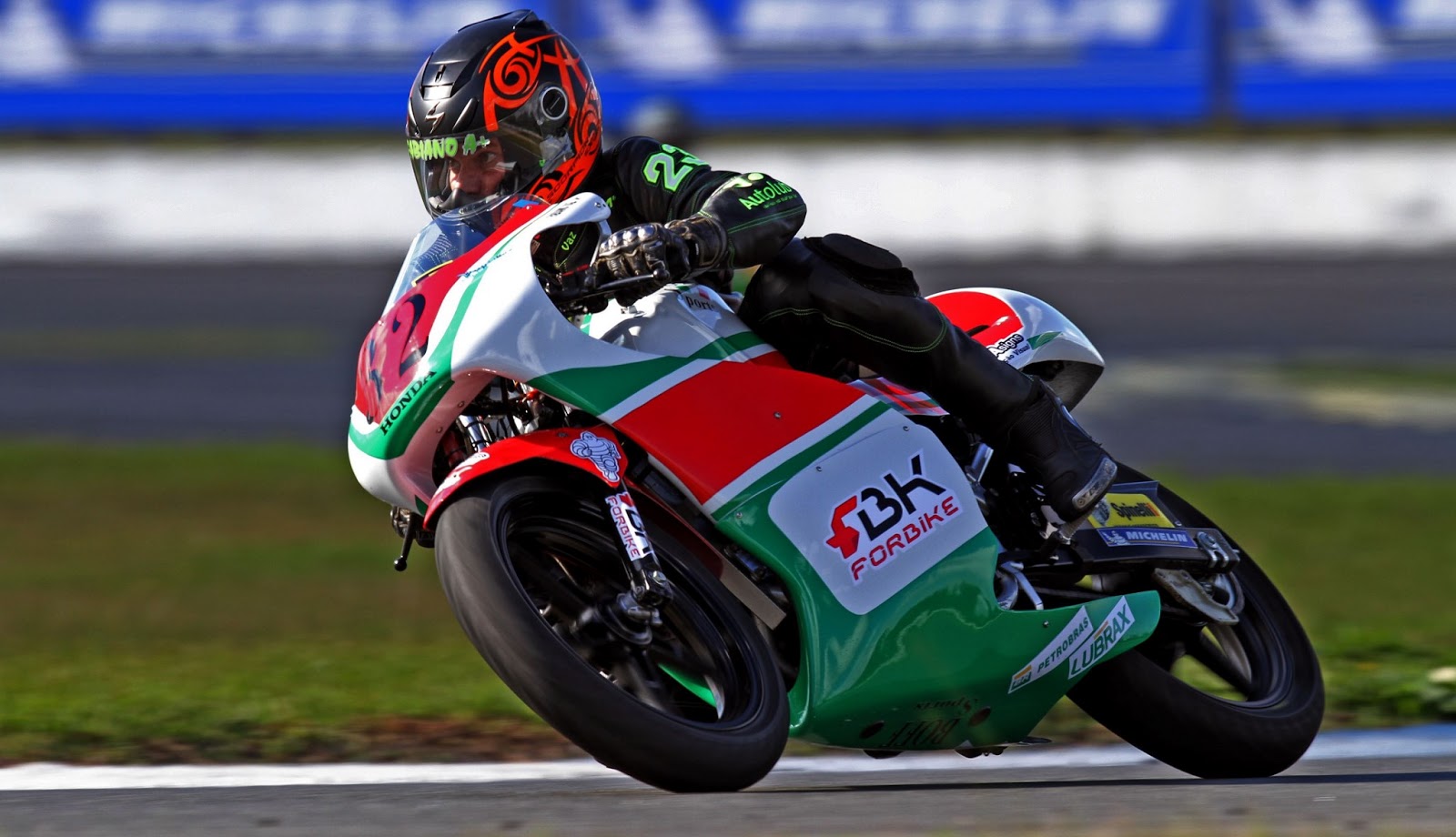 Tiago Pavanelli sofre acidente e abandona prova do Moto 1000 GP Light em  Interlagos