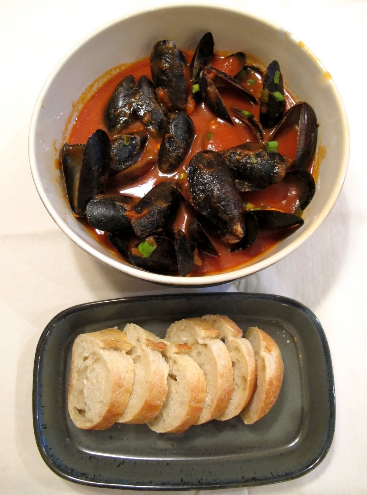 Two Minds Cook Alike Mussels in a Light Tomato Sauce