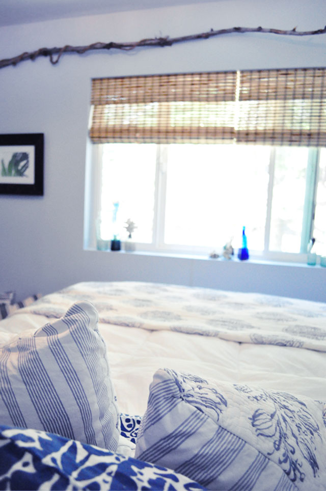 blue and white nautical beachy guest bedroom