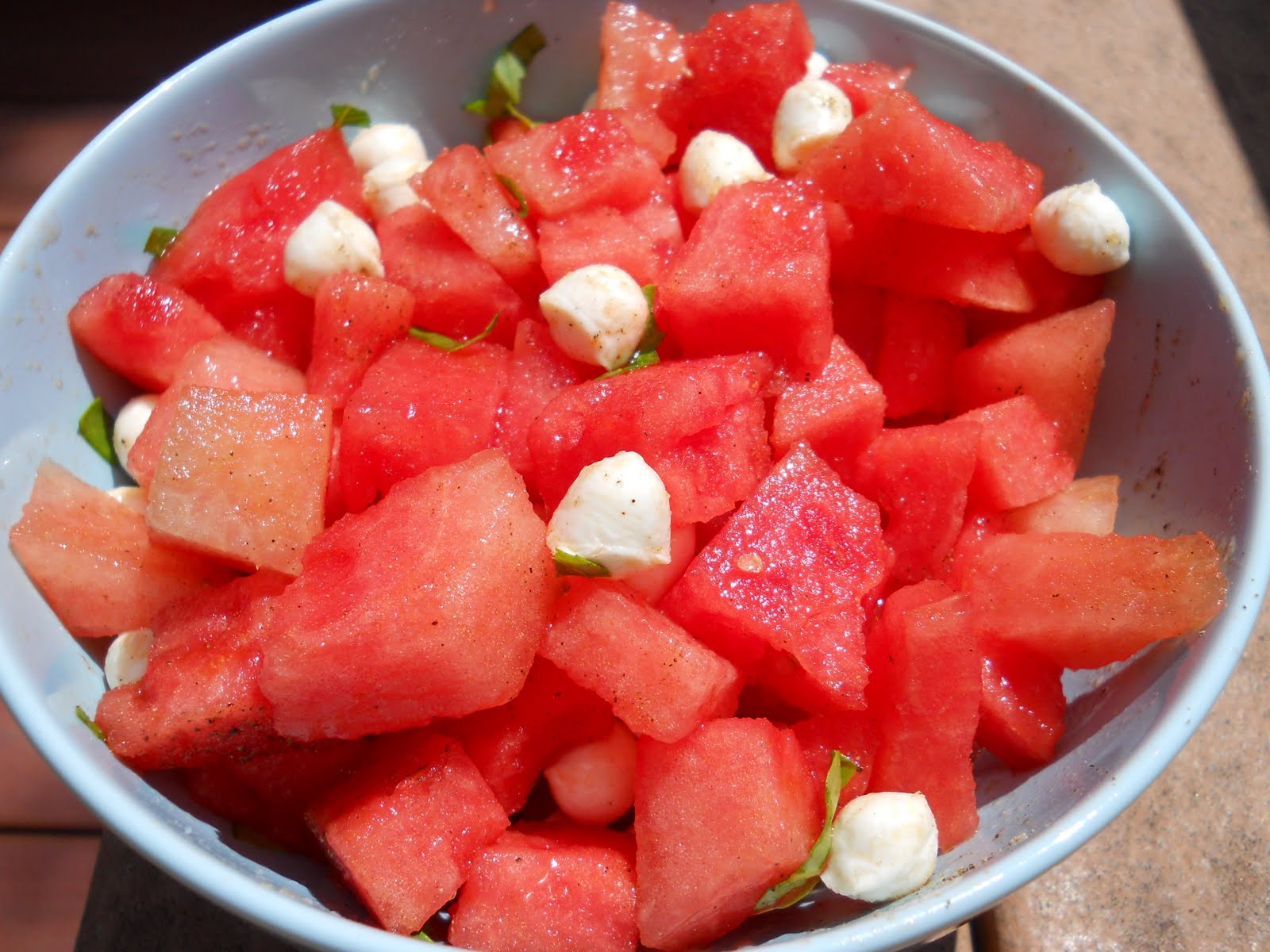 Eat cook and love Salade de melon d'eau, bocconcini et basilic
