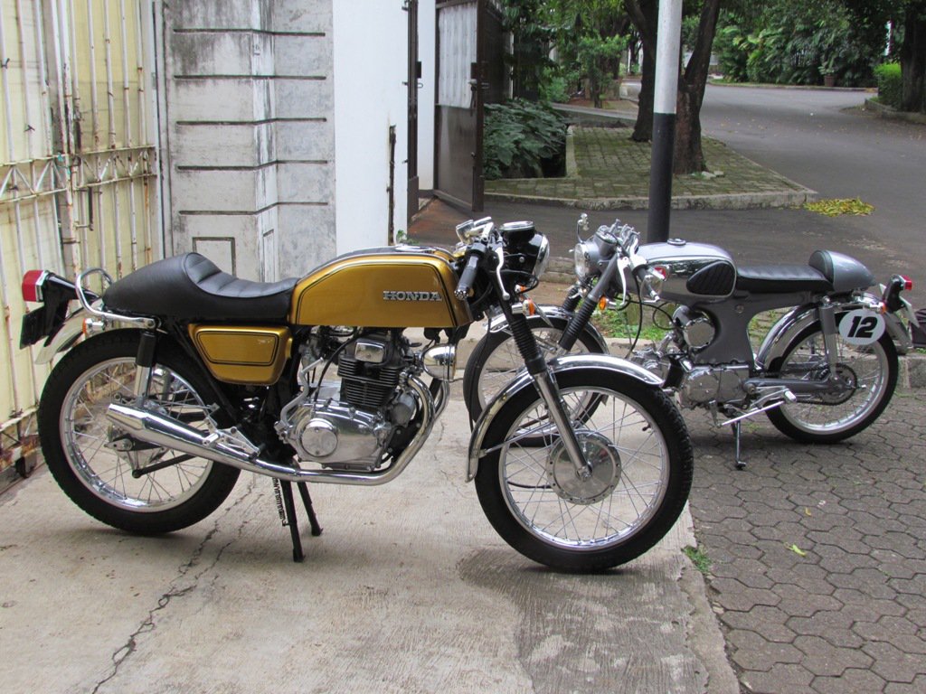 Honda s90 Cafe Racer