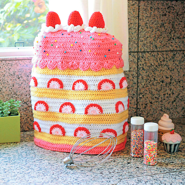 Strawberry Shortcake Stand-Mixer Cover crochet pattern