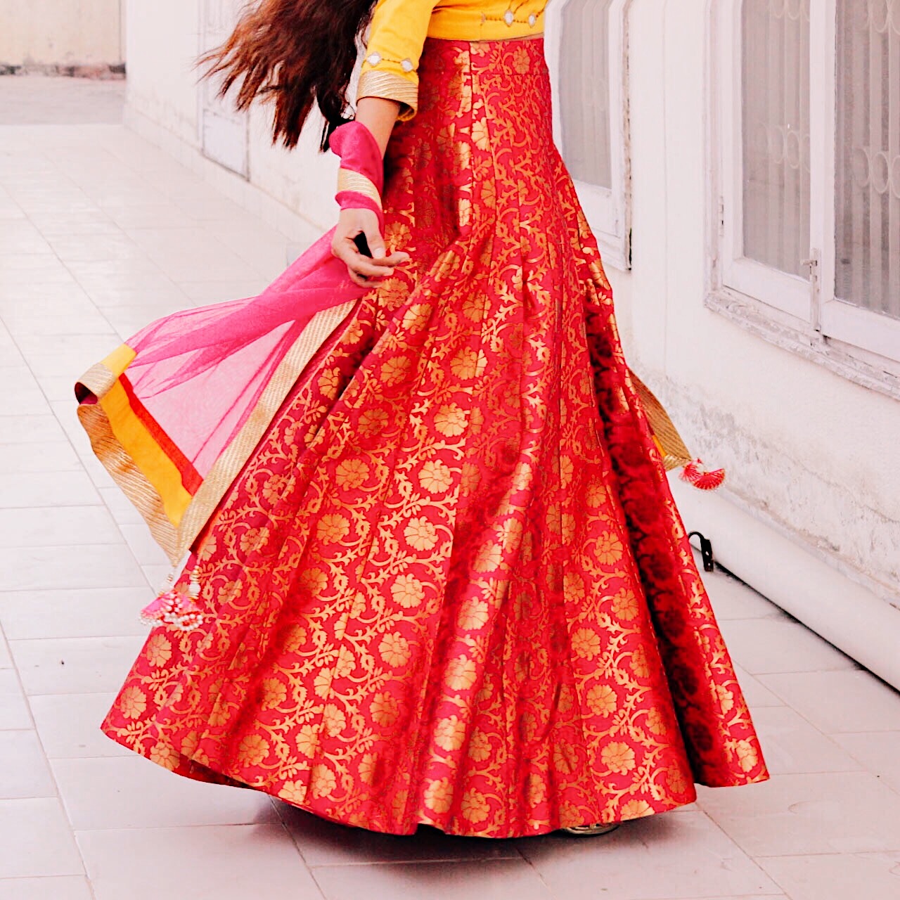 traditional indian, pink and yellow lehnga, indian bridal, trending indian, bridal 2017, traditional bridal, bridal asia 2017, benarsi, benarsi lehnga, mirror work, indian outfit, top indian blogger, uk blog, london blog, indian wedding outfit, traditional wedding outfit, wear to indian wedding, wear to indian celebration, indian embroidery, diwali, diwali outfit inspo, indian wedding outfit, hot pink lehnga, colour with hot pink, trending colours, trending indian outfit colours, missdesicouture, missdesicouture review, 