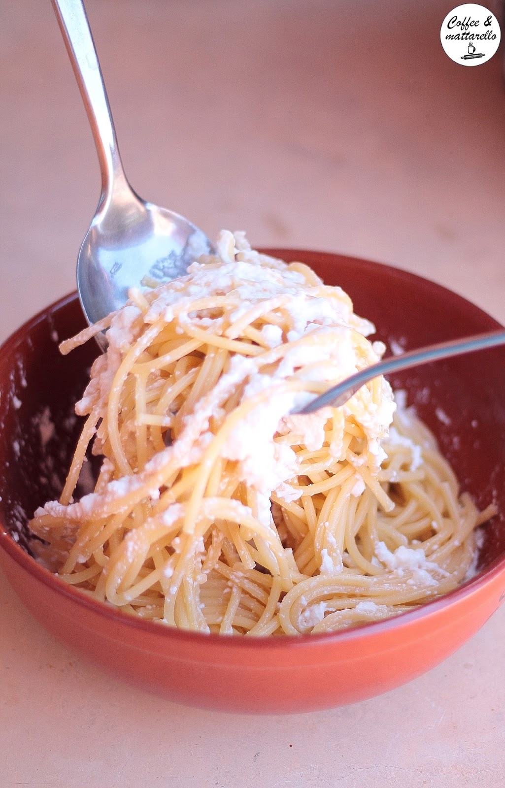 bucatini alla ricotta (pasta 'ca ricotta)