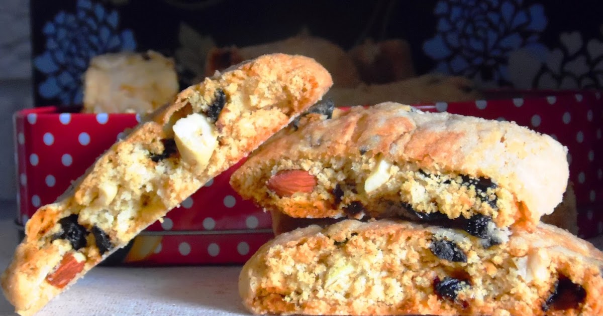 Biscotti z suszonymi wiśniami i nerkowcami