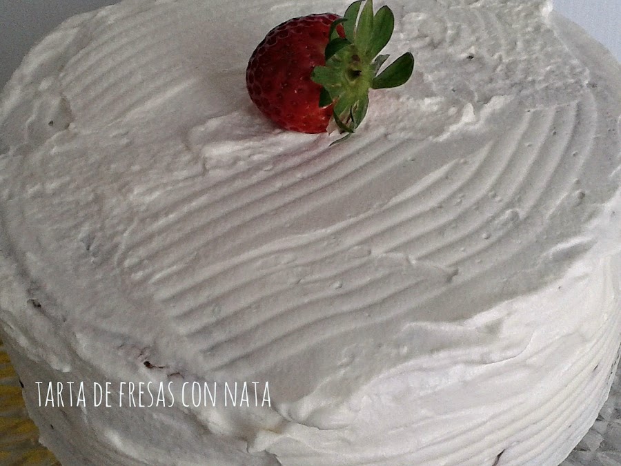 TARTA DE FRESAS CON NATA (crema de leche)