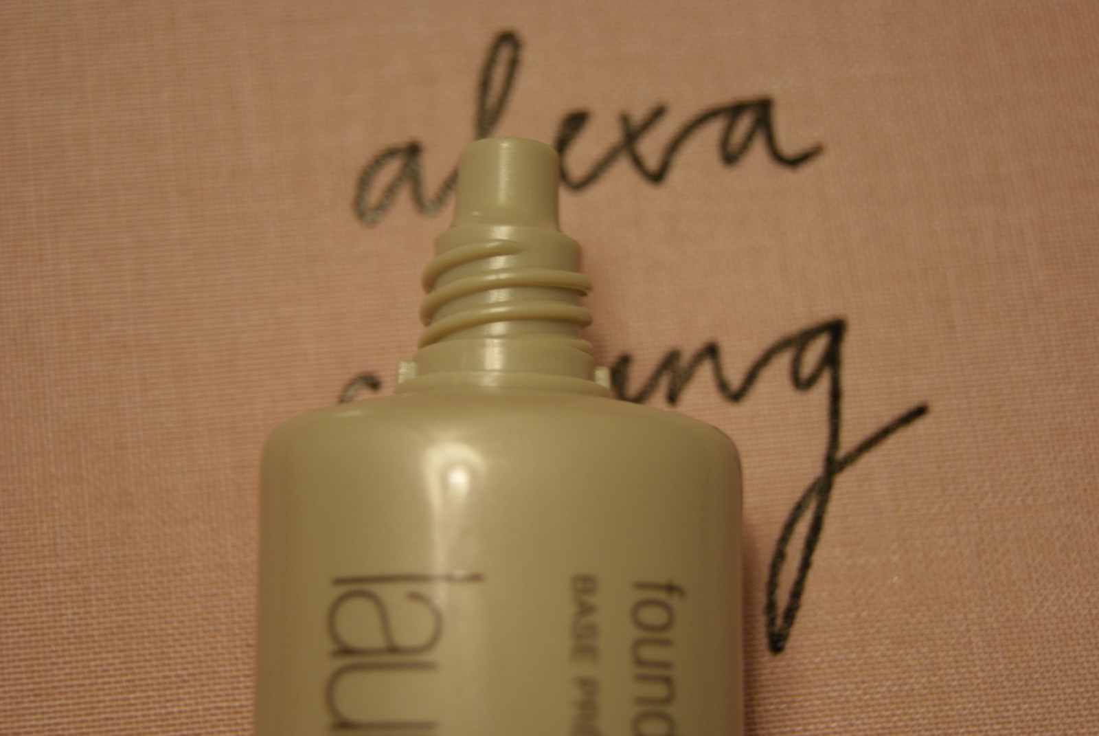 Marissa Golightly Review Laura Mercier Foundation Primer Hydrating