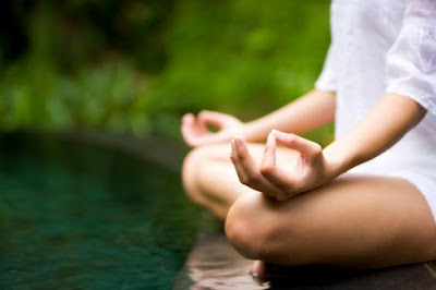 Calma la mente con meditación