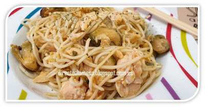 Noodles Con Salmón Y Mejillones
