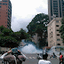 ¡SIGUE LA REPRESIÓN! Con bombas lacrimógenas atacan a manifestantes en El Rosal, Chacaíto y Bello Monte (+Videos)