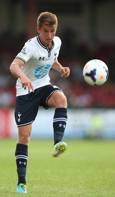 S P O R T I F Y Preseason Tom Carroll of Spurs