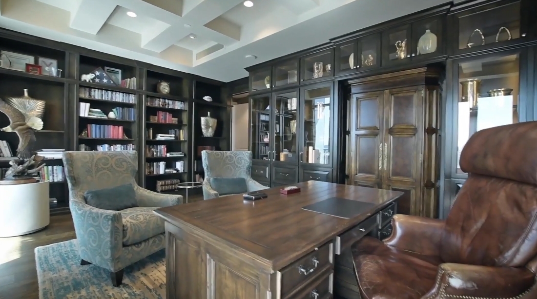 25 Photos vs. 200 Congress Ave #33DN, Austin, TX Interior Design Luxury Condo Tour