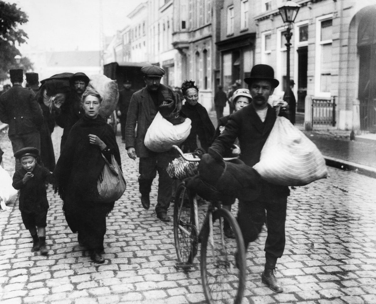 Leaving The Homeland Pictures Of Belgian Refugees During The First World War ~ Vintage Everyday