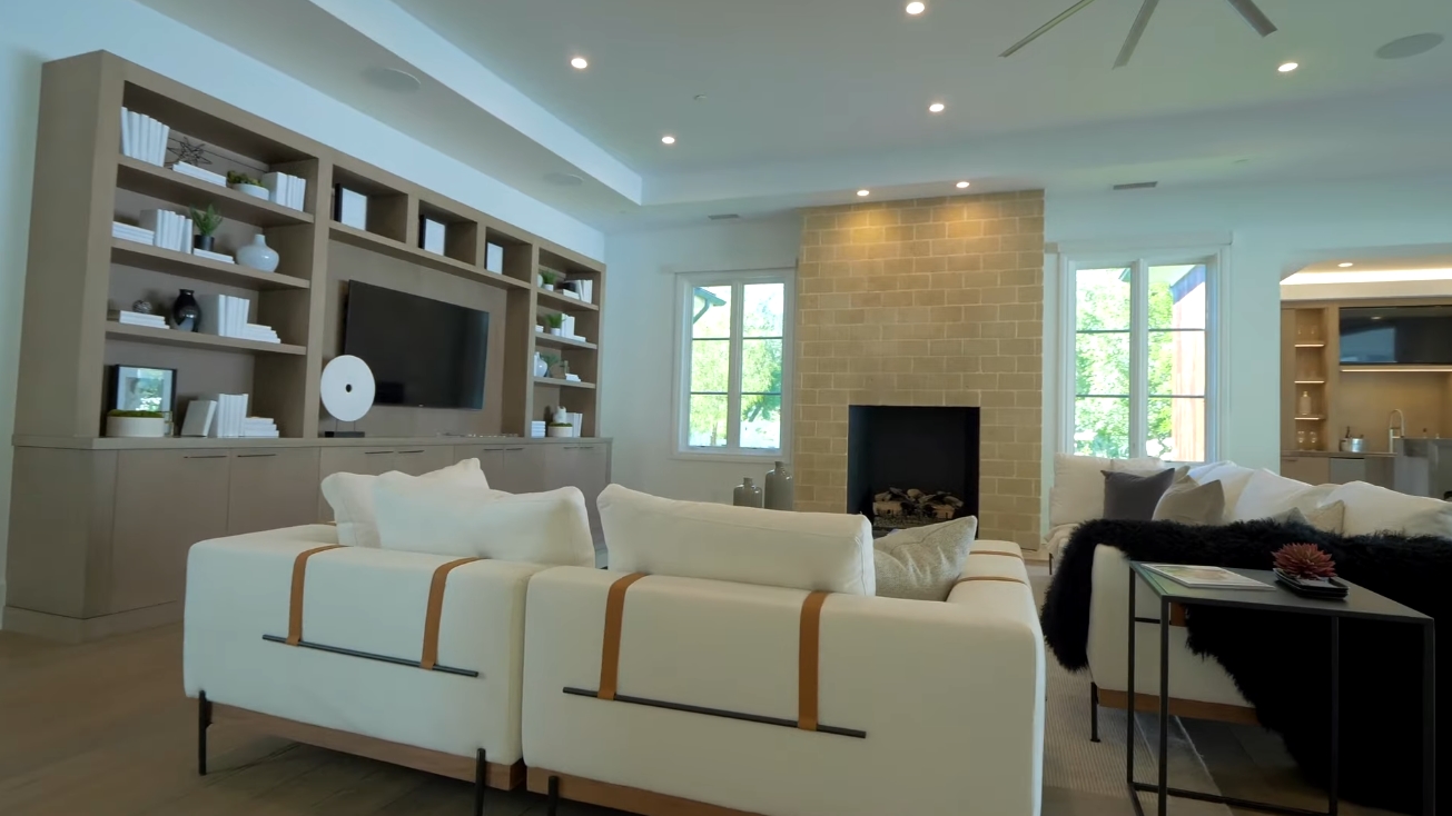 30 Photos vs. STEP INSIDE THE WEEKND CALABASAS HOUSE TOUR $24,995,000 - Luxury Home & Interior Design Tour