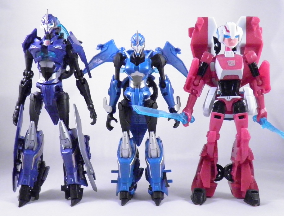 Hasbro] Arcee - Transformers: Prime (Robot Mode), My secon…