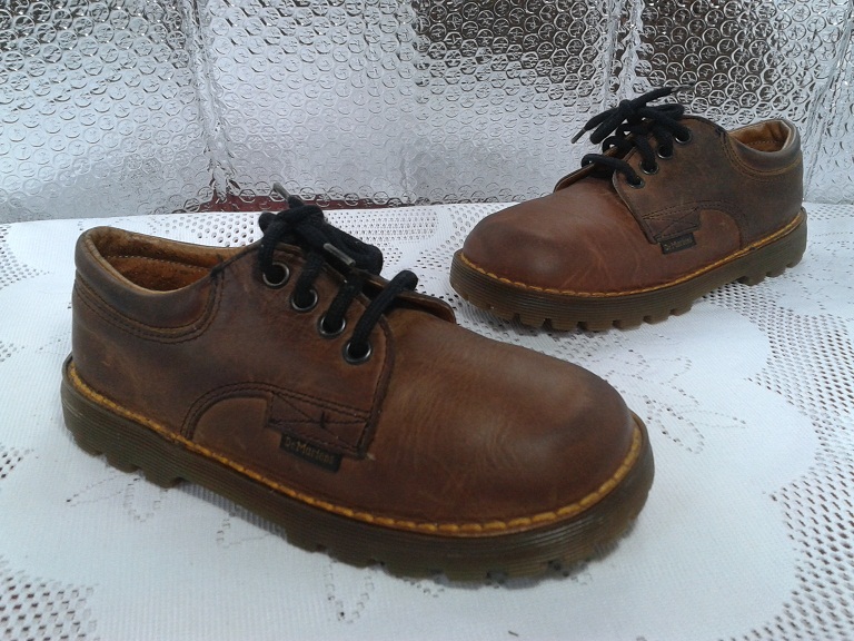 walk people walk! Dr Martens Kids Brown Oxford Shoes UK