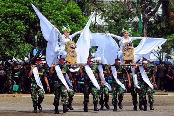 Hasil gambar untuk SENI odong- odong