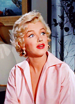 Marilyn Monroe movieloversreviews.filminspector.com