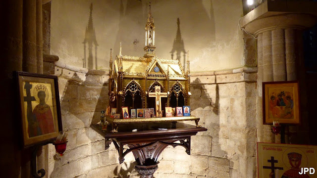 Το ιερό σκήνωμα της Αγίας Ελένης (3) http://leipsanothiki.blogspot.be/
