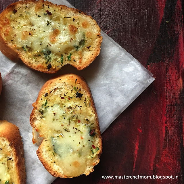 MASTERCHEFMOM: Restaurant Style Garlic Bread with Cheese | How to make ...