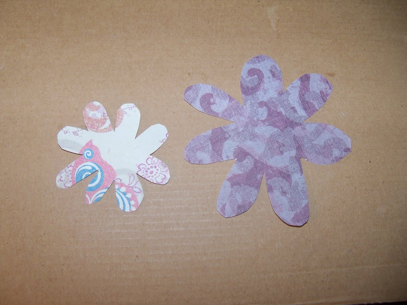 tootyfruitymonkeyluv First Tutorial! How to Create Paper Flower Hair