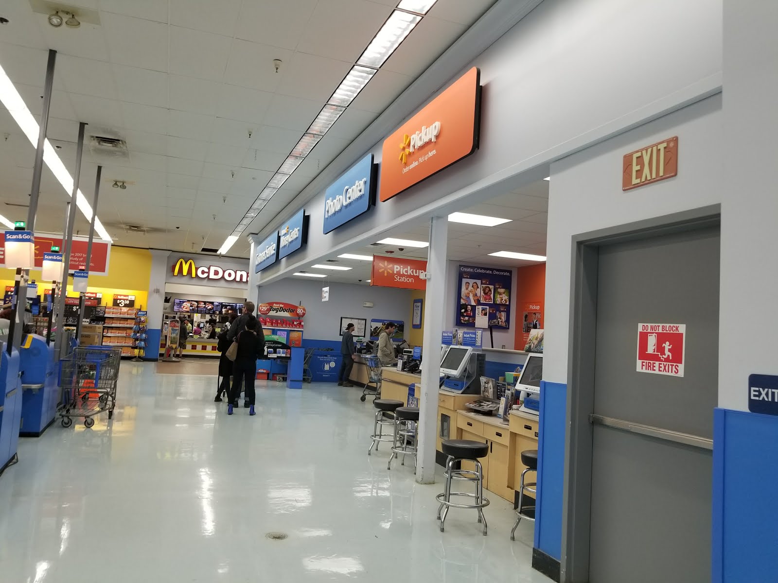 Walmart Supercenter Waterford, CT STORE TOURS Brands "R" Us